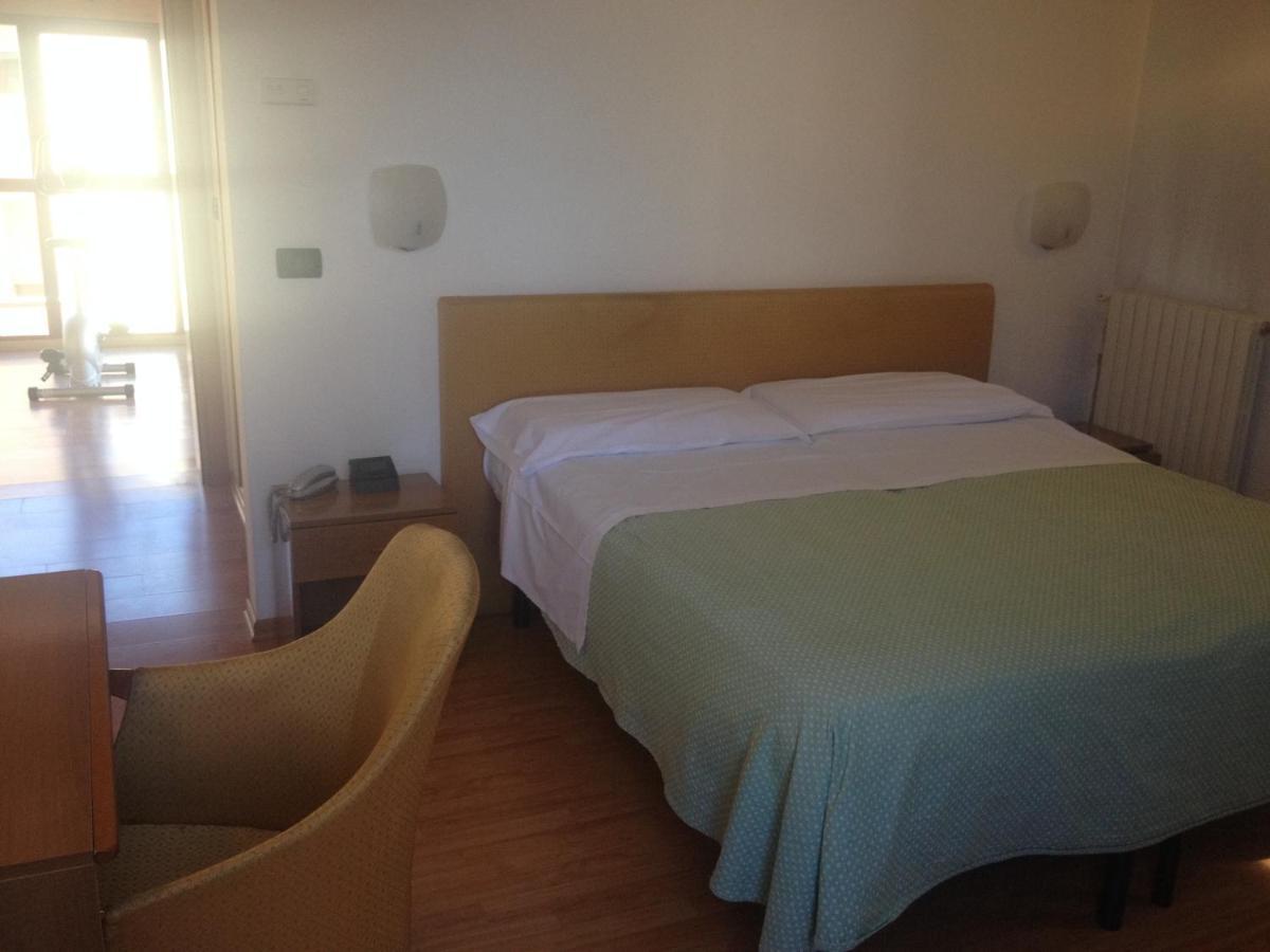Hotel Terme Belvedere Abano Terme Room photo